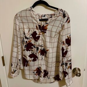 Lightly used Liz Claiborne blouse, size small—elegant and gently worn!